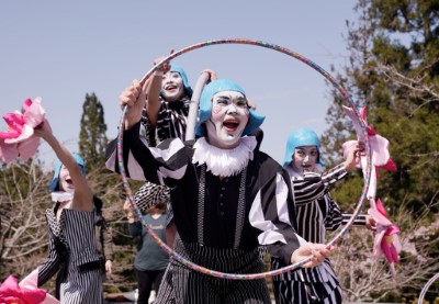 國際知名表演團體「Eye Catching Circus 創造焦點」到沼平公園為2025阿里山花季開幕帶來精彩演出